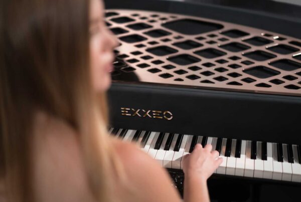 Exxeo Hybrid Luxury Designer Pinao Pianist